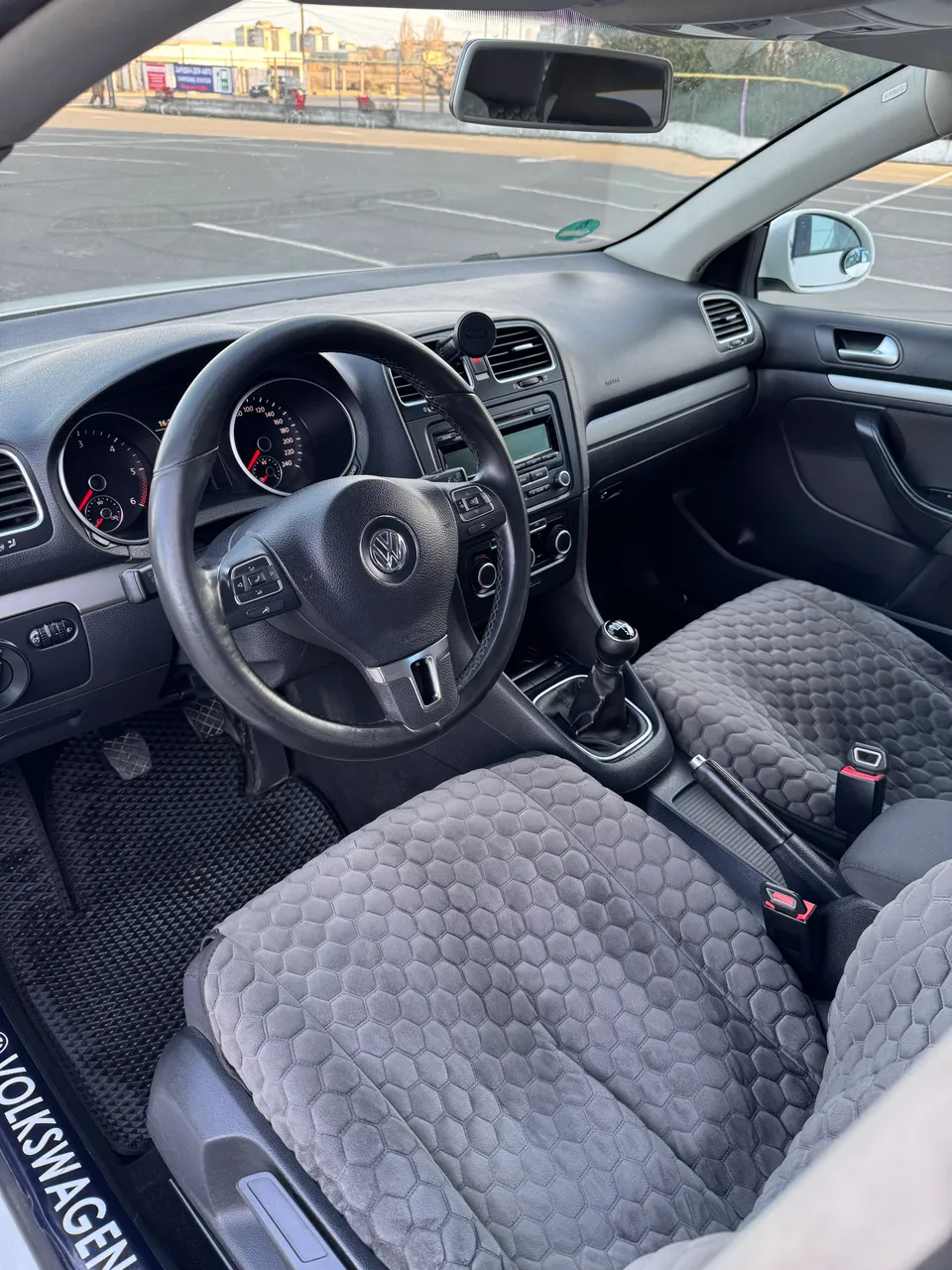 Volkswagen Golf - фото 10