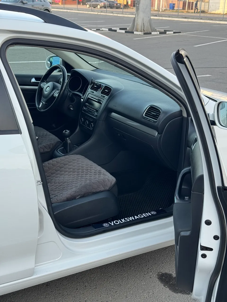 Volkswagen Golf - фото 7