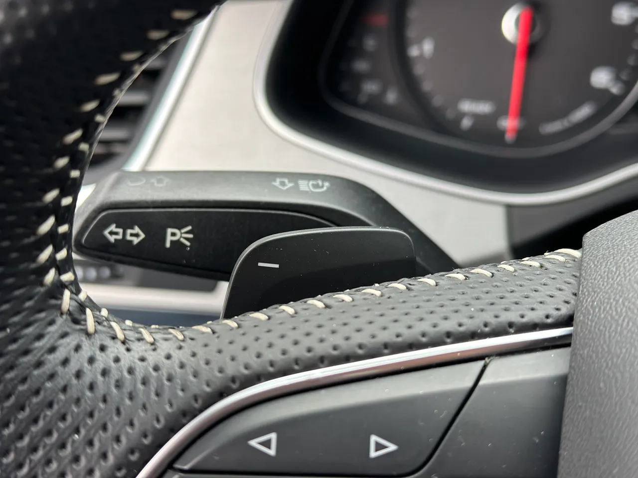 Audi Q7 - фото 25