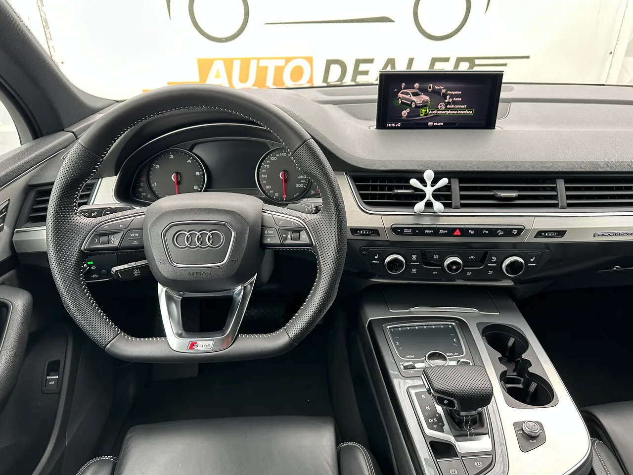 Audi Q7 - фото 22