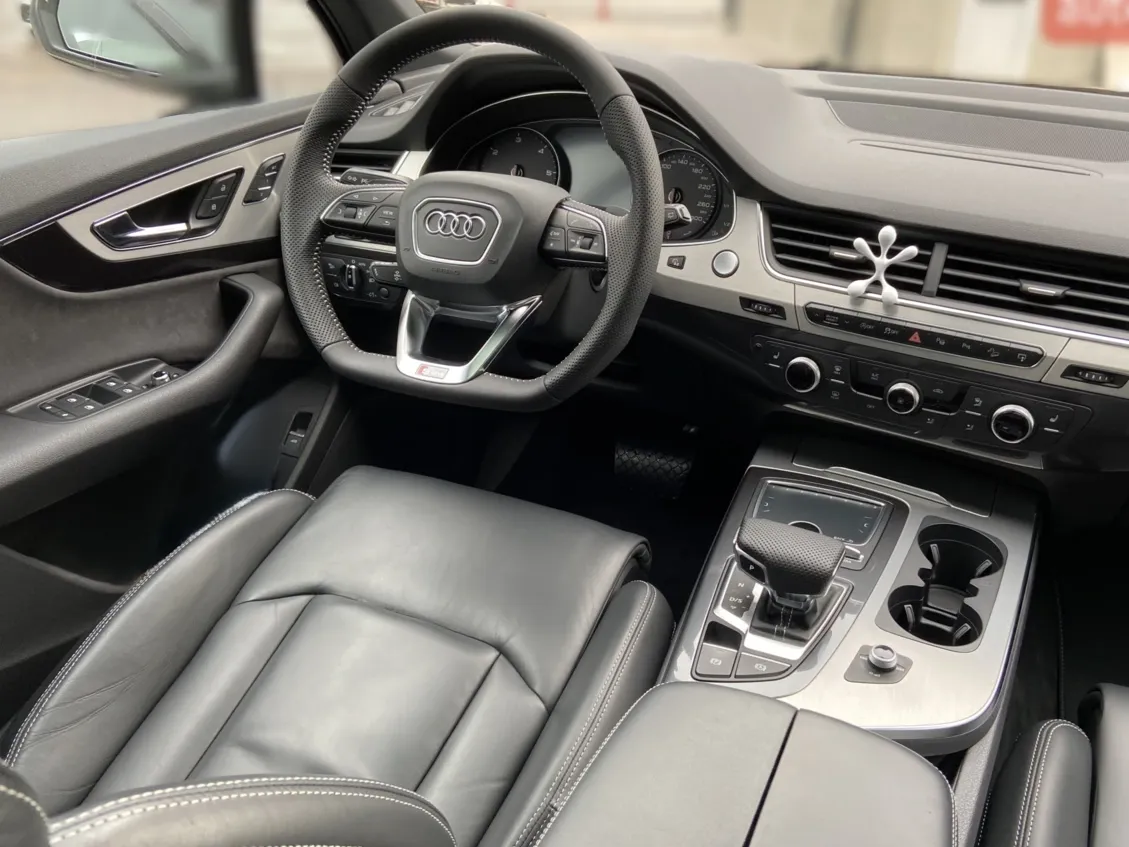 Audi Q7 - фото 40