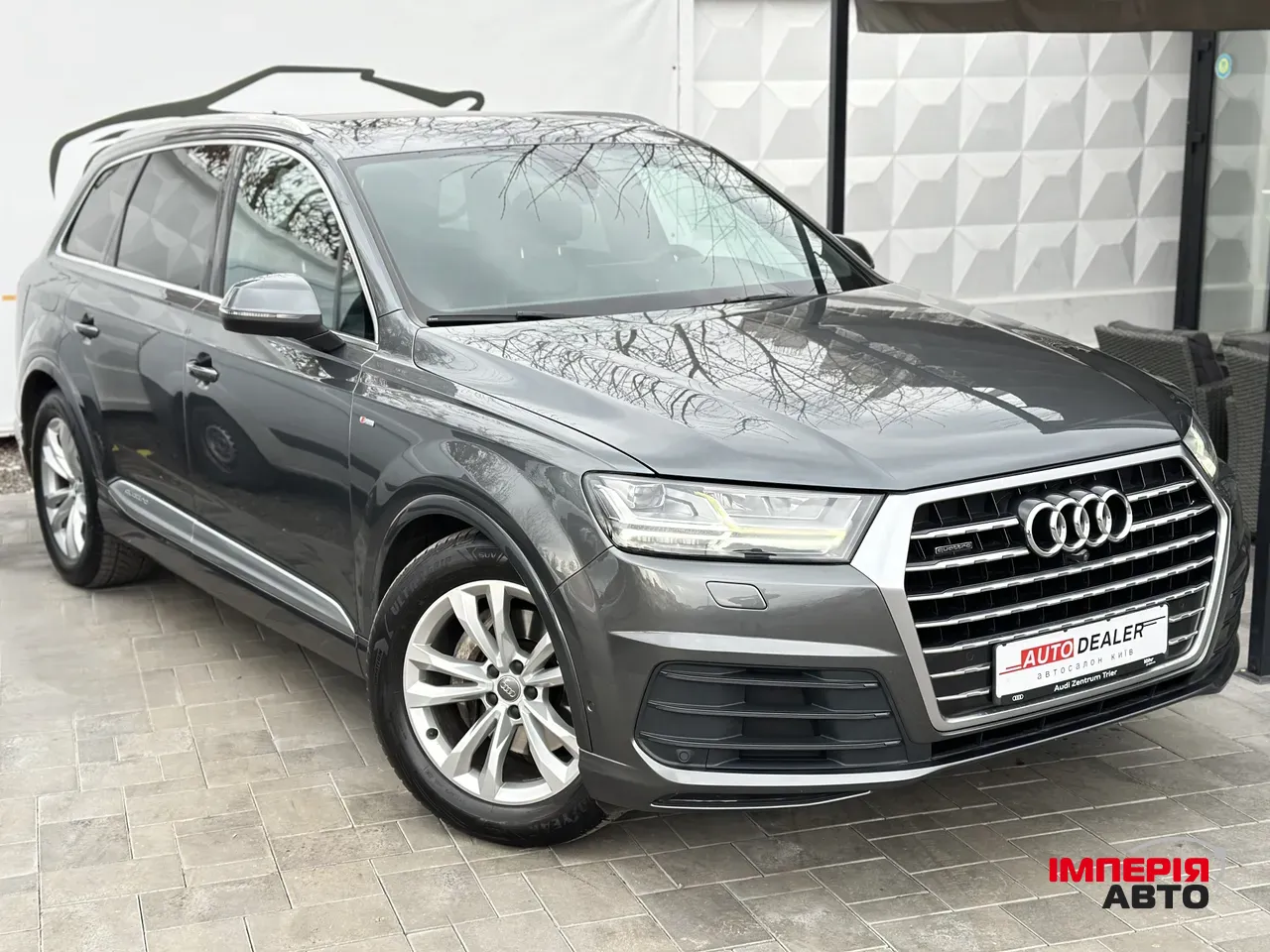 Audi Q7 - фото 1