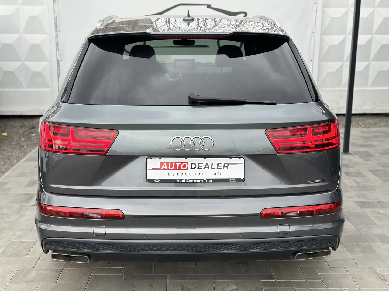 Audi Q7 - фото 11