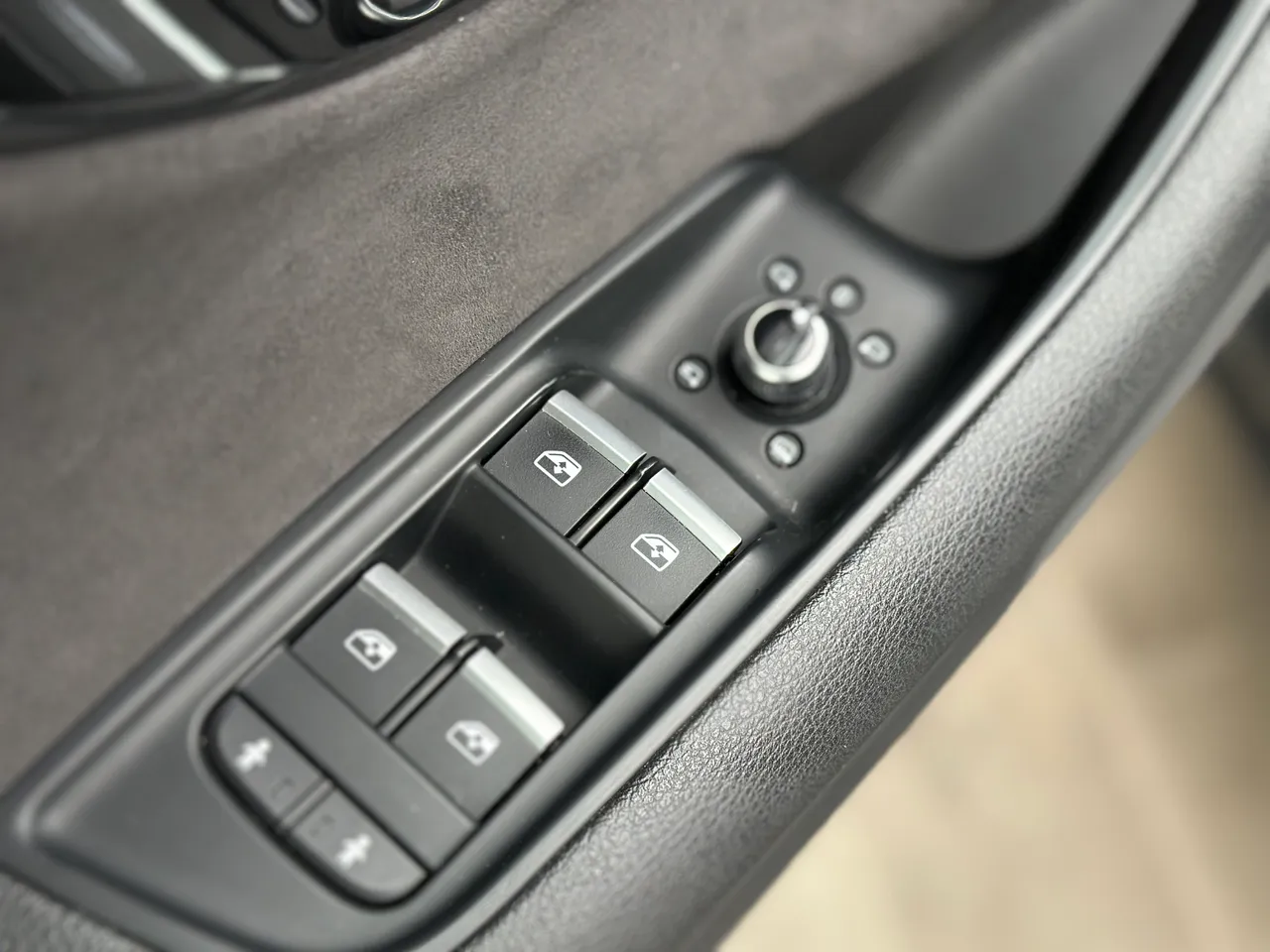 Audi Q7 - фото 17