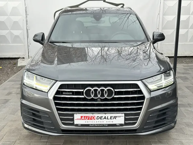 Audi Q7 - фото 2