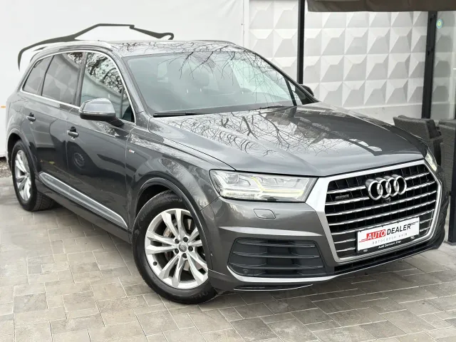 Audi Q7 - фото 1