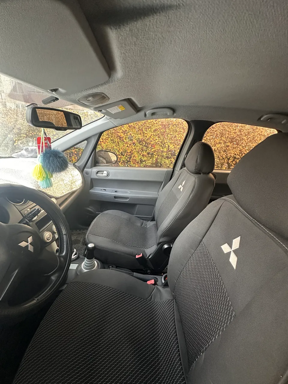 Mitsubishi Colt - фото 5