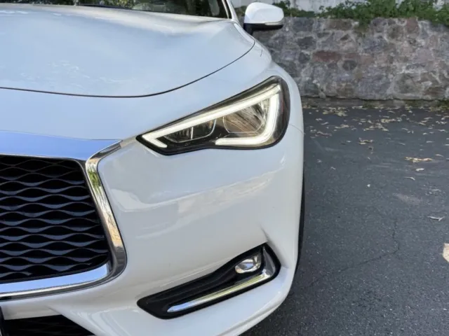 Infiniti Q60 - фото 1