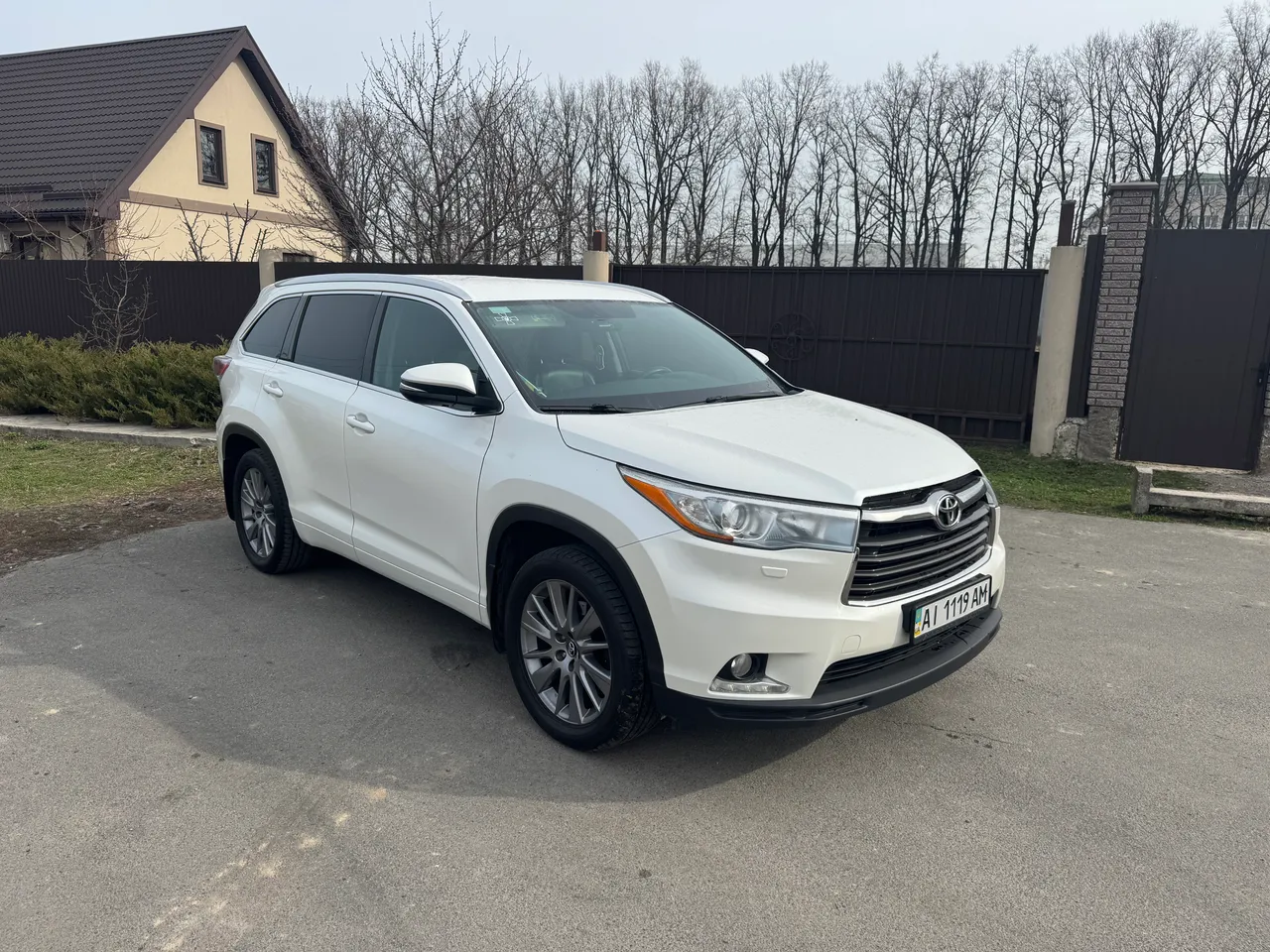 Toyota Highlander - фото 2