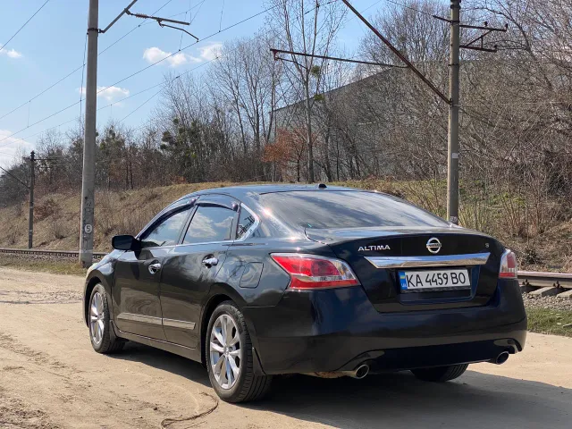 Nissan Altima - фото 3