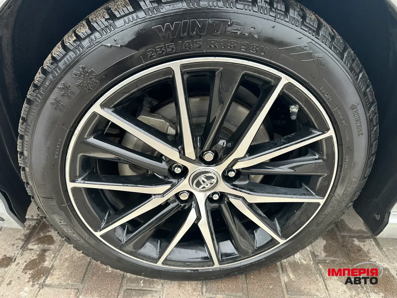 Toyota Camry - фото 3