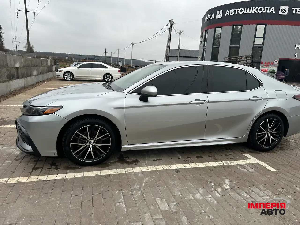 Toyota Camry - фото 5