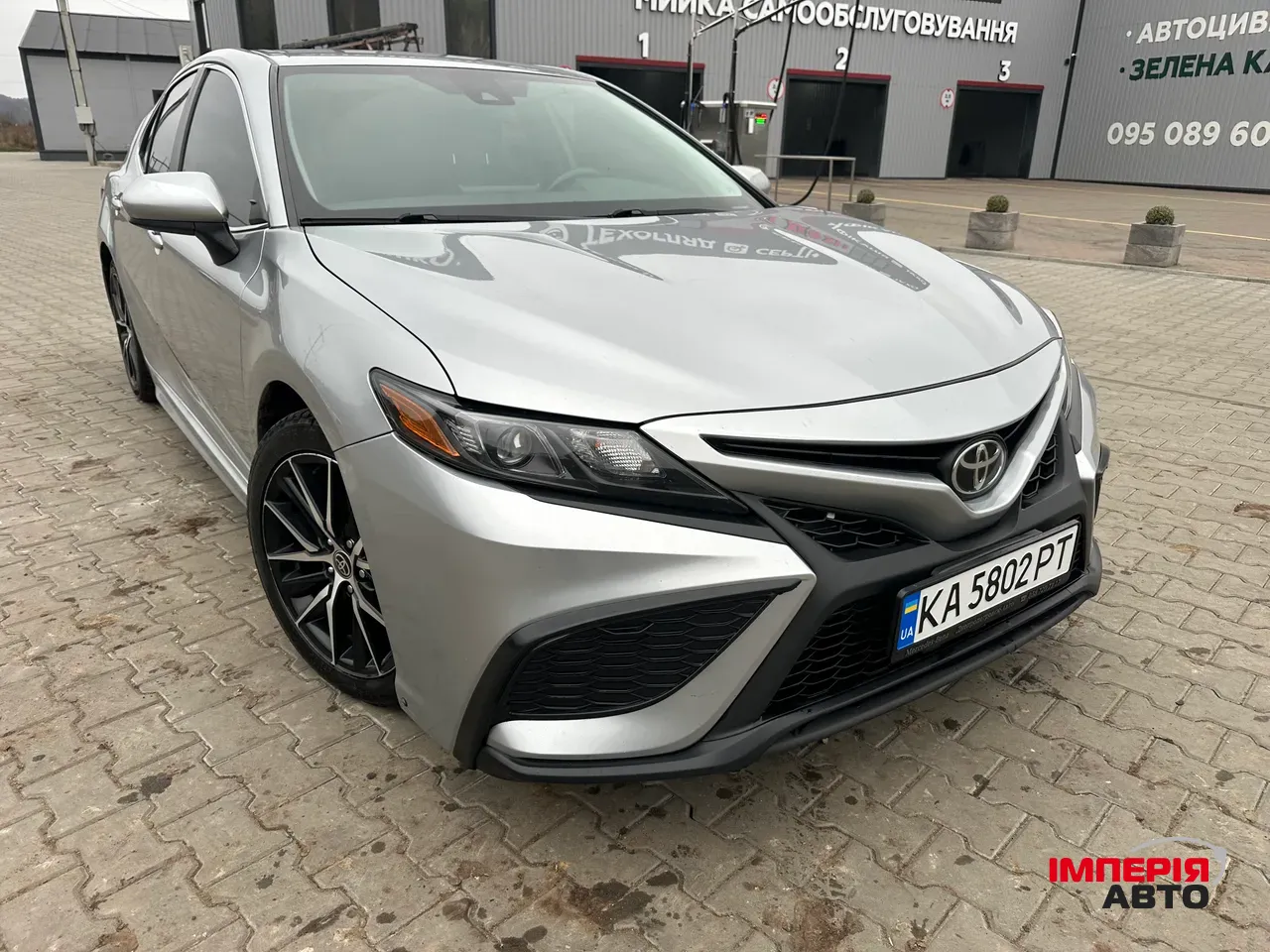 Toyota Camry - фото 2