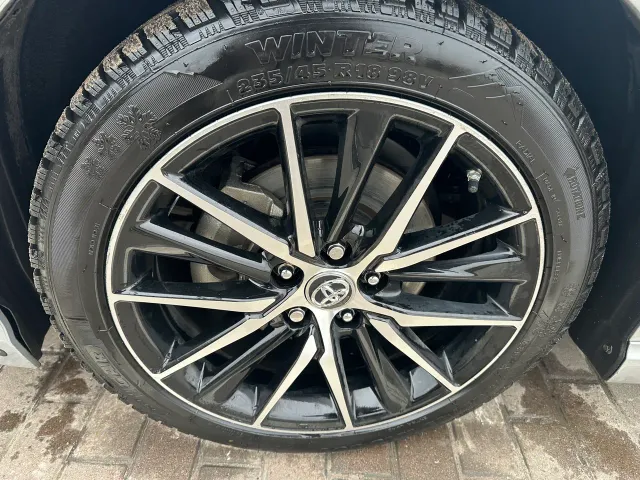 Toyota Camry - фото 3