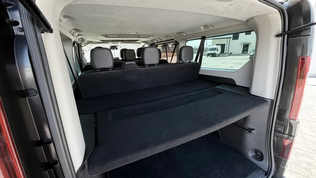 Renault Trafic - фото 31