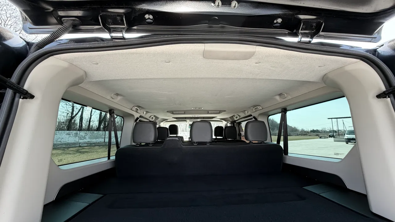 Renault Trafic - фото 32