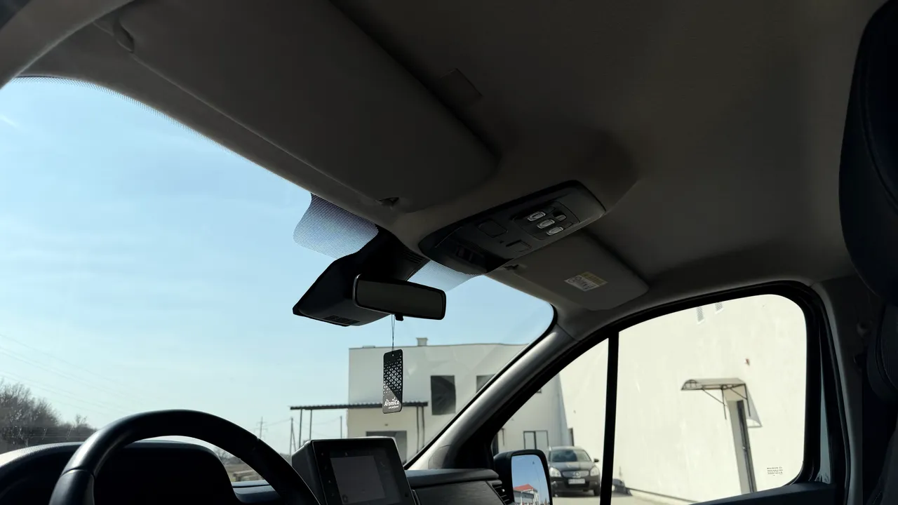 Renault Trafic - фото 23