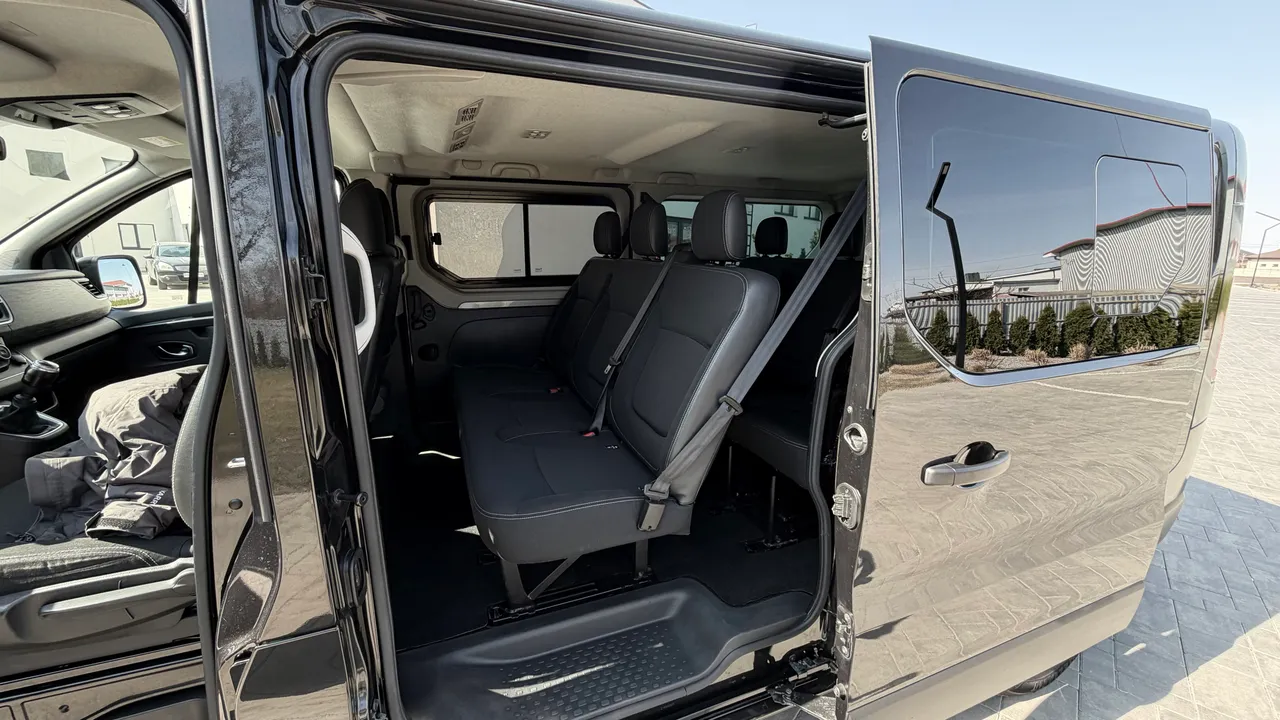 Renault Trafic - фото 24