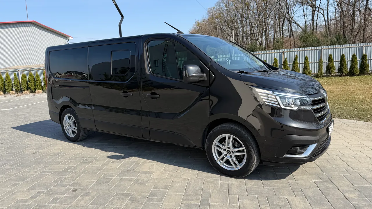 Renault Trafic - фото 8