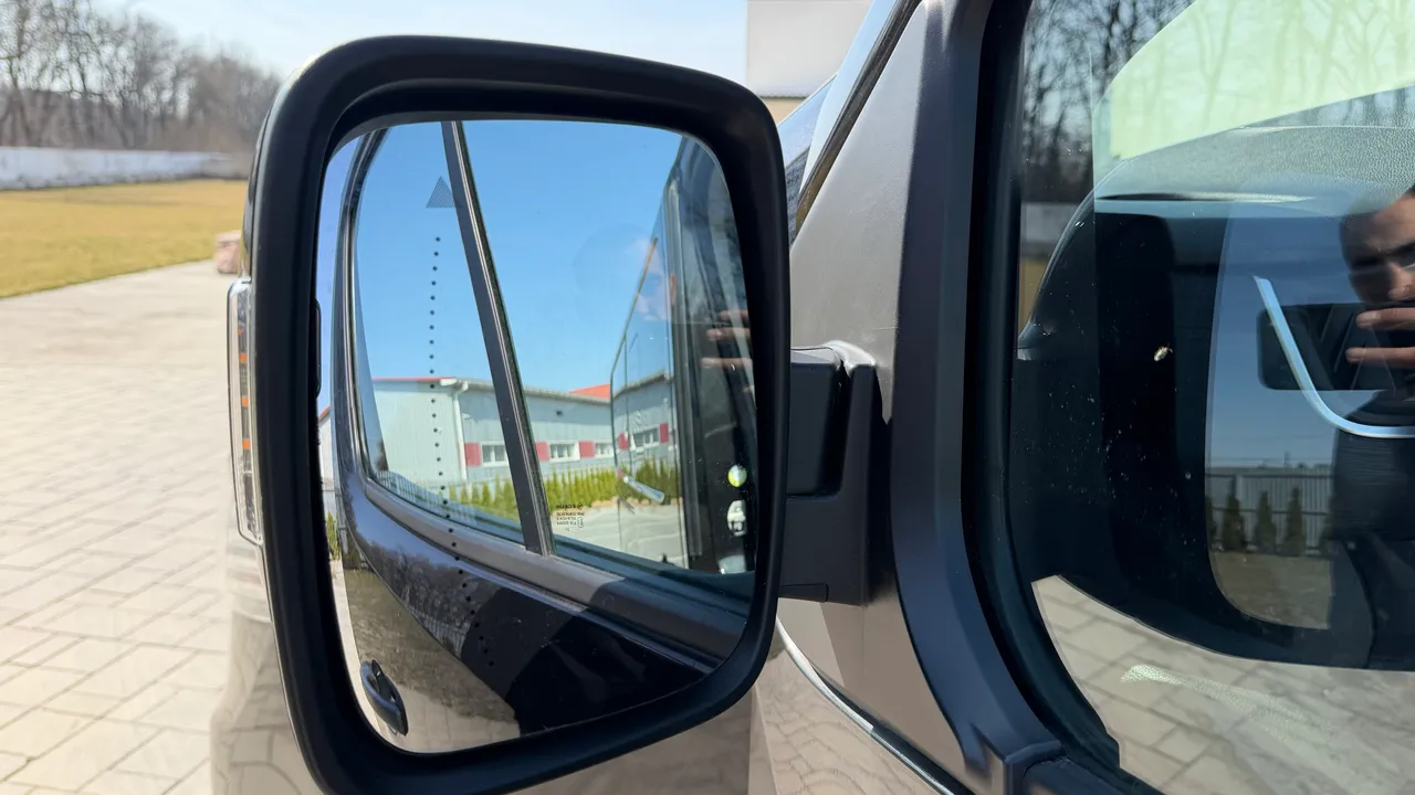 Renault Trafic - фото 15