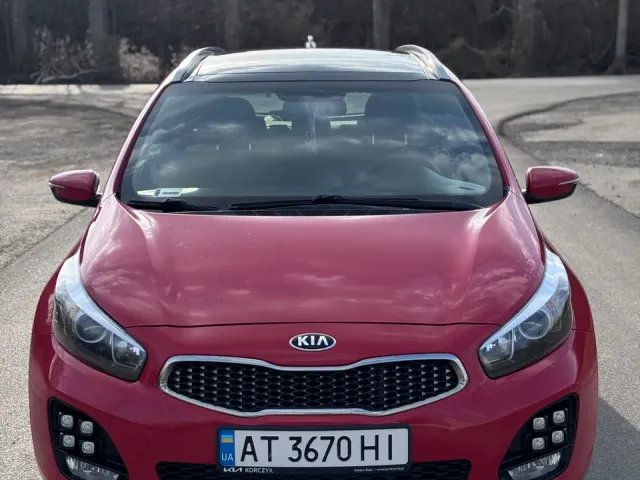 Kia Ceed - фото 1