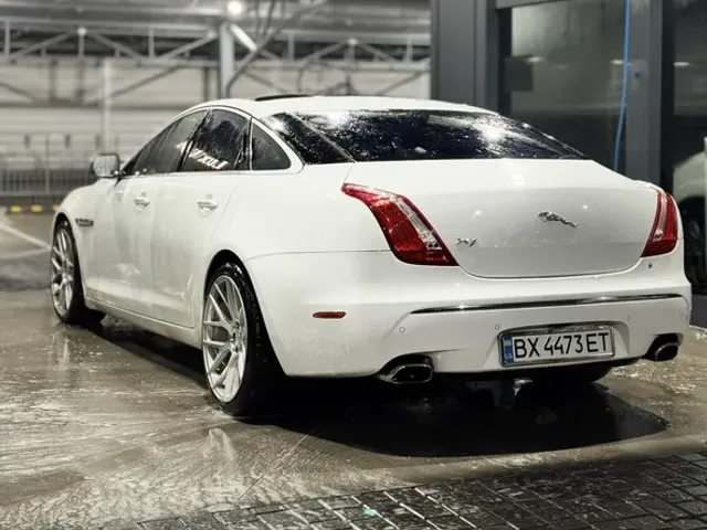 Jaguar XJ - фото 4