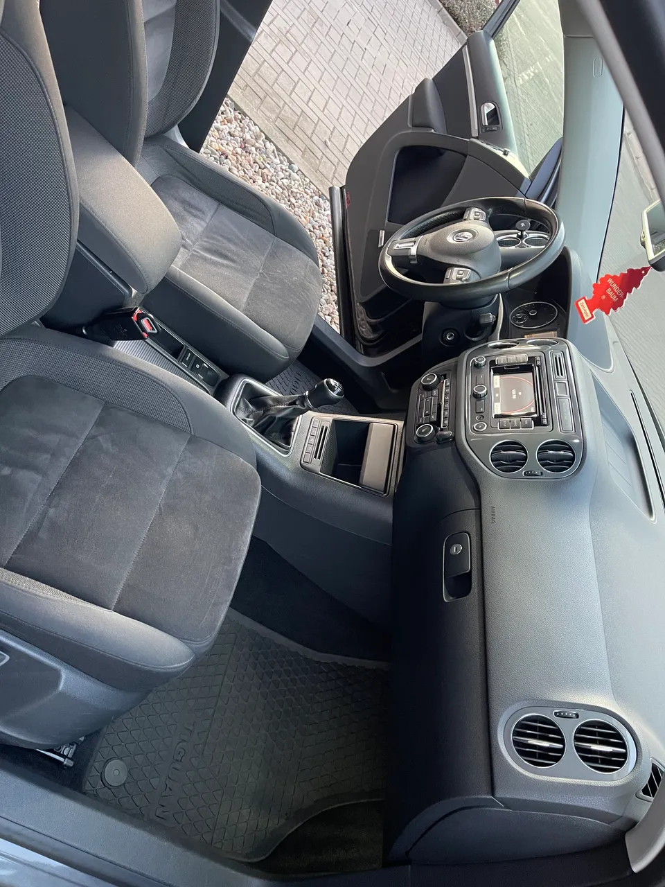 Volkswagen Tiguan - фото 13