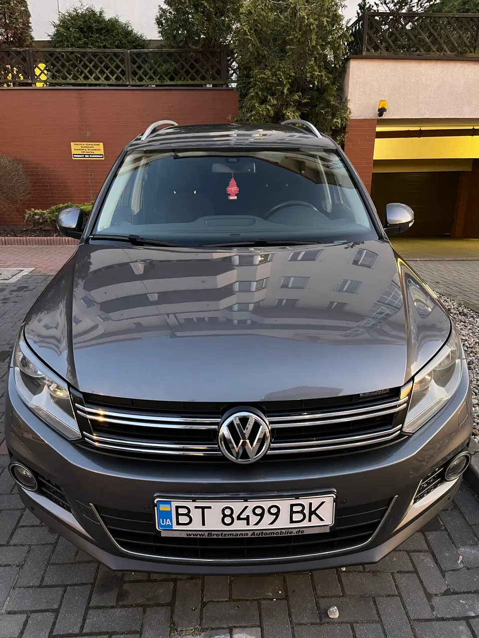 Volkswagen Tiguan - фото 1