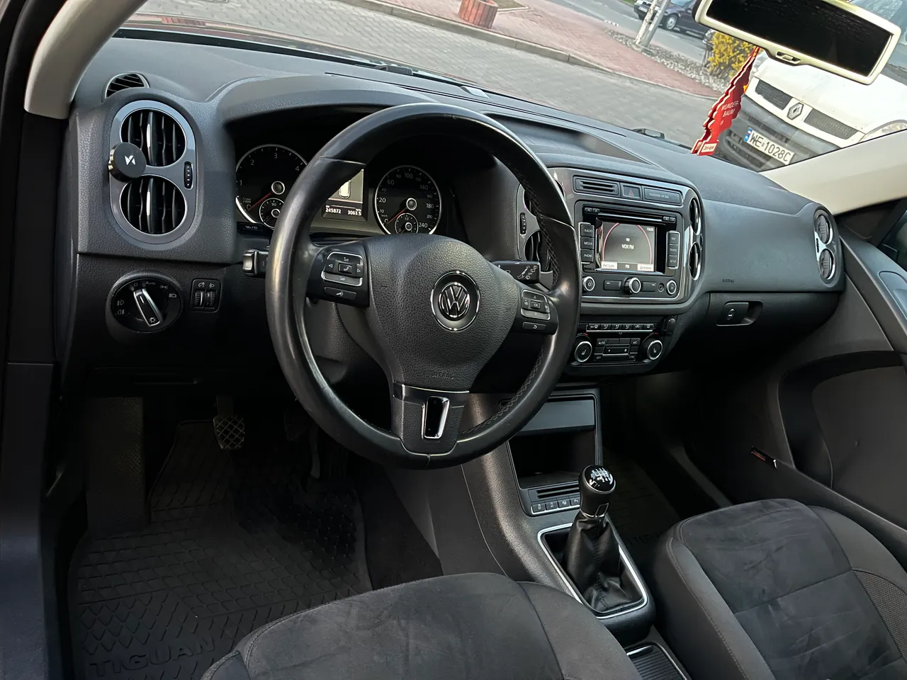 Volkswagen Tiguan - фото 20