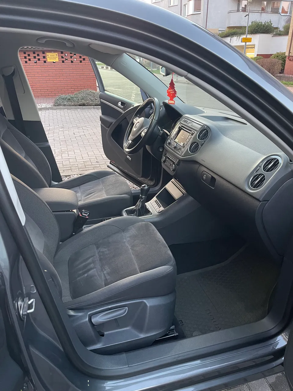 Volkswagen Tiguan - фото 14