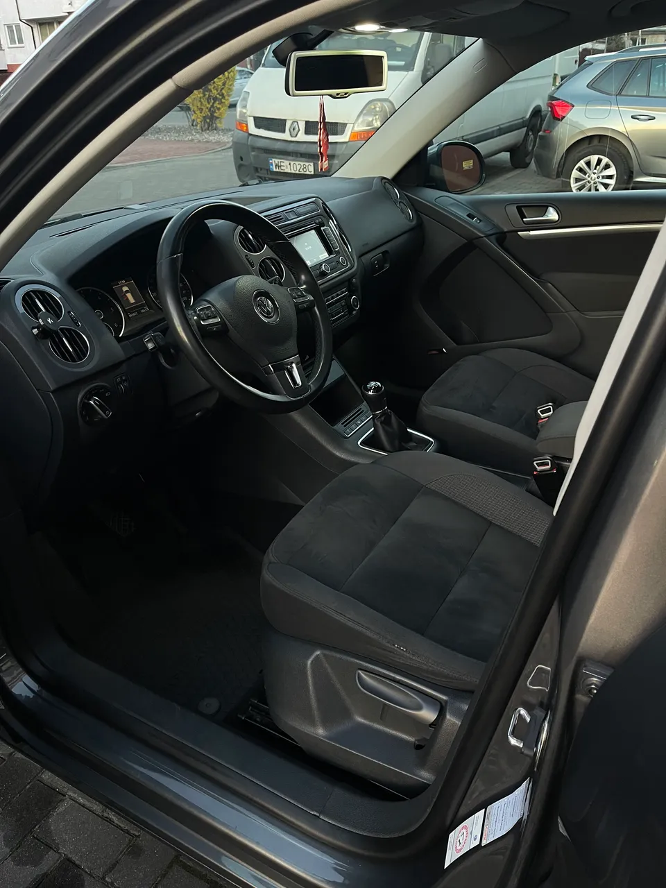 Volkswagen Tiguan - фото 24