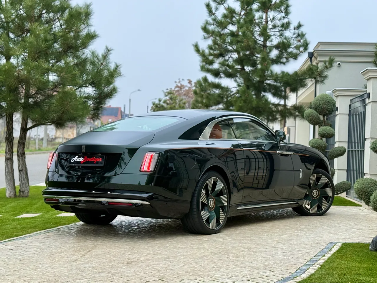 Rolls-Royce Spectre - фото 15