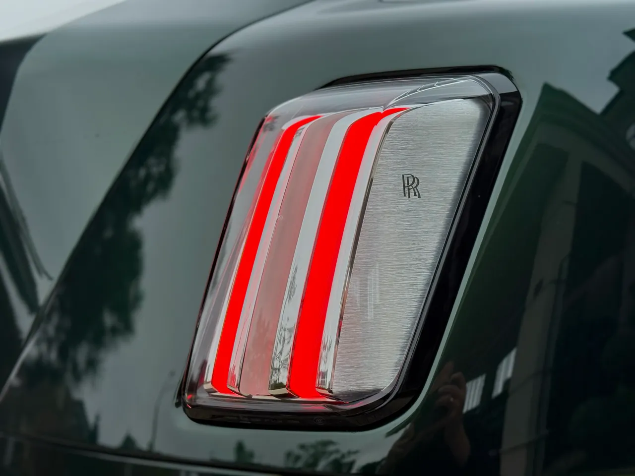 Rolls-Royce Spectre - фото 26