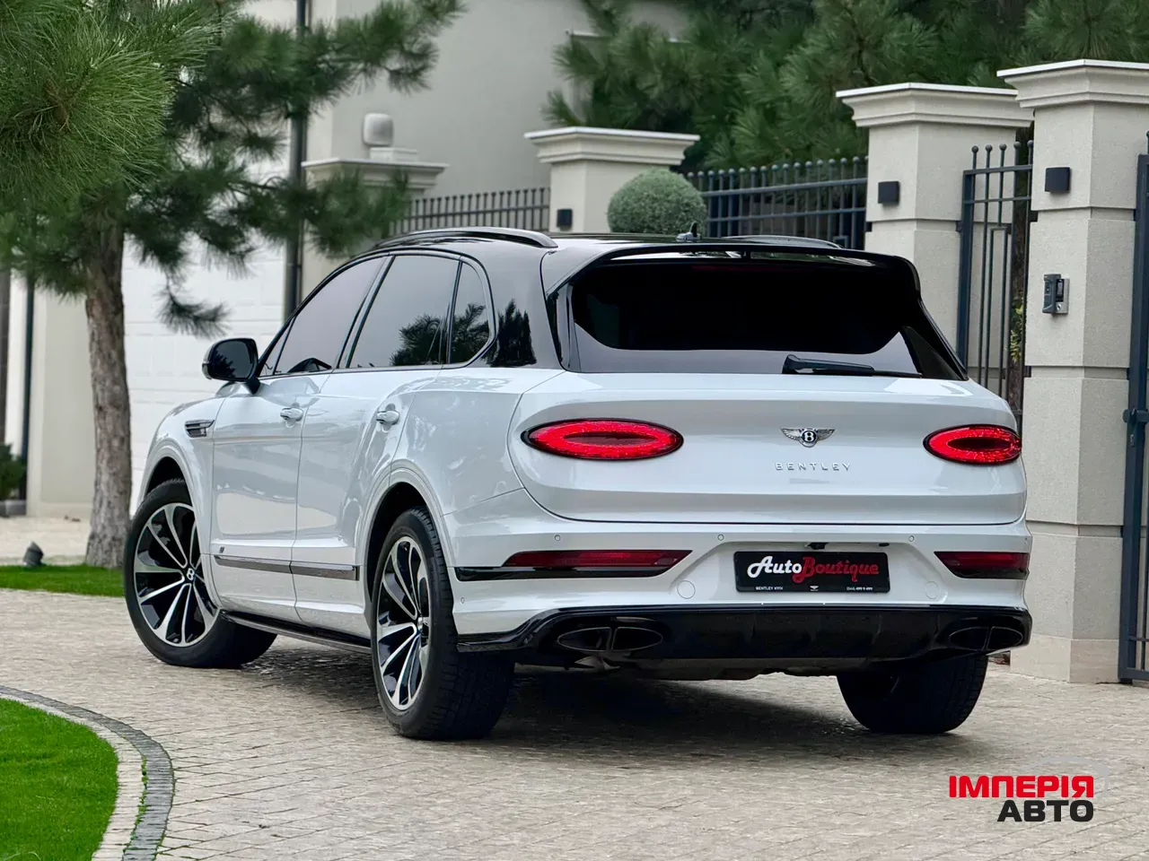 Bentley Bentayga - фото 10