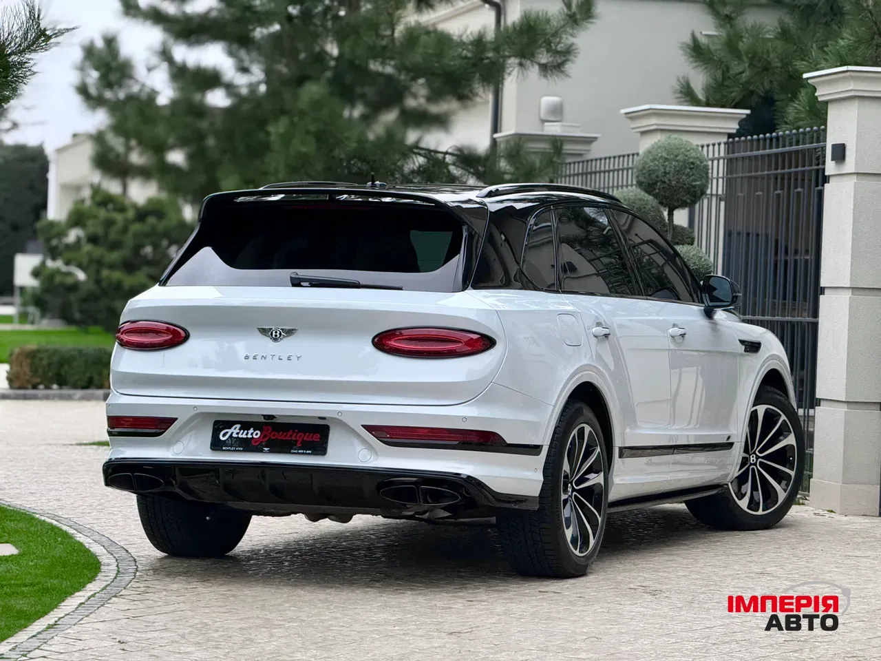 Bentley Bentayga - фото 18