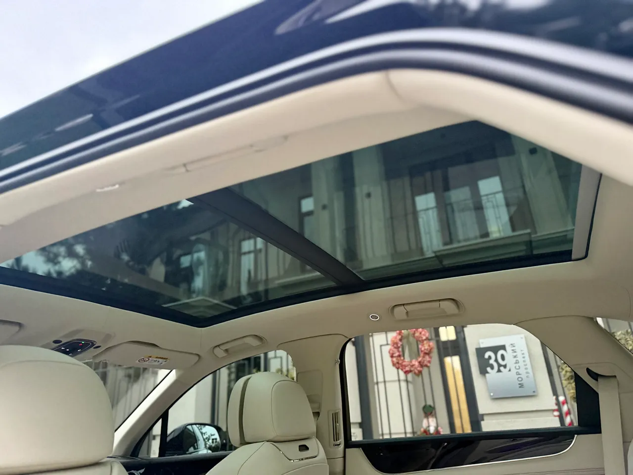 Bentley Bentayga - фото 47