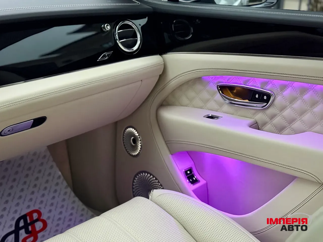 Bentley Bentayga - фото 42