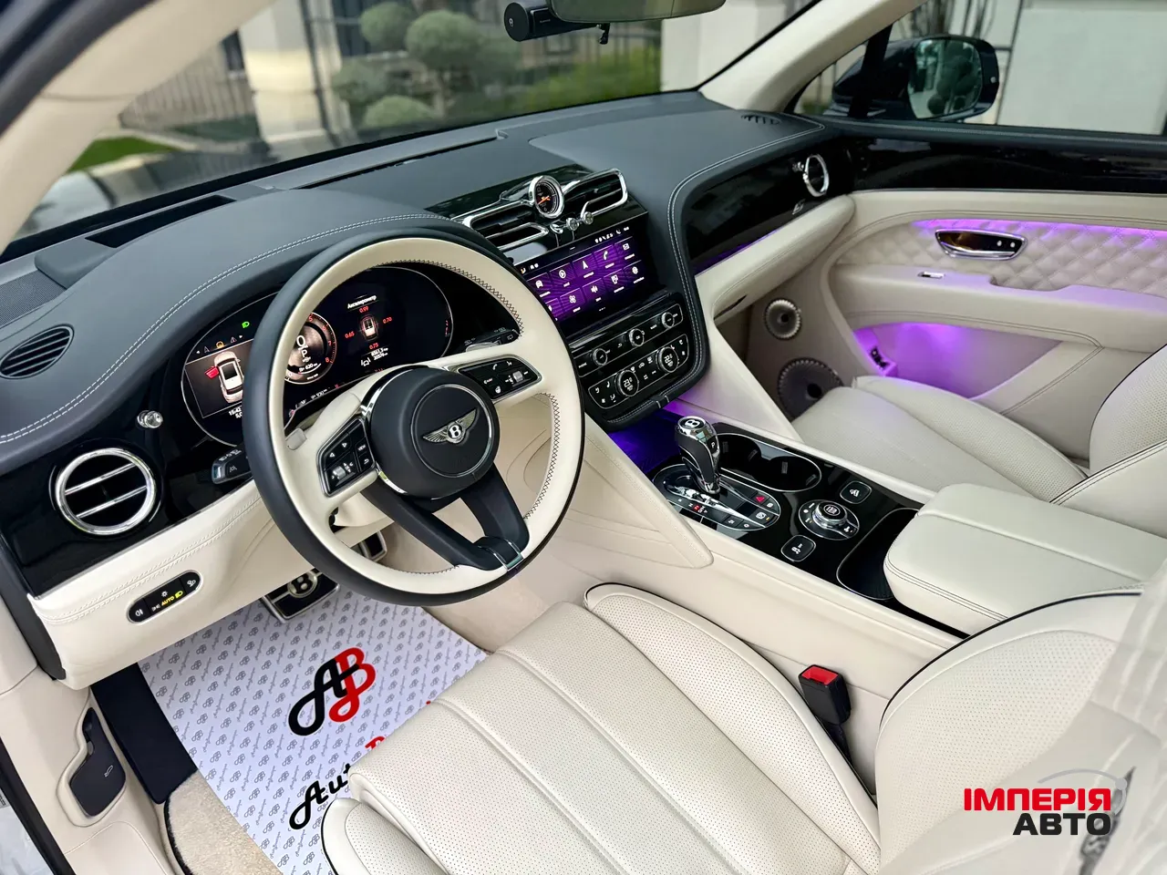 Bentley Bentayga - фото 27