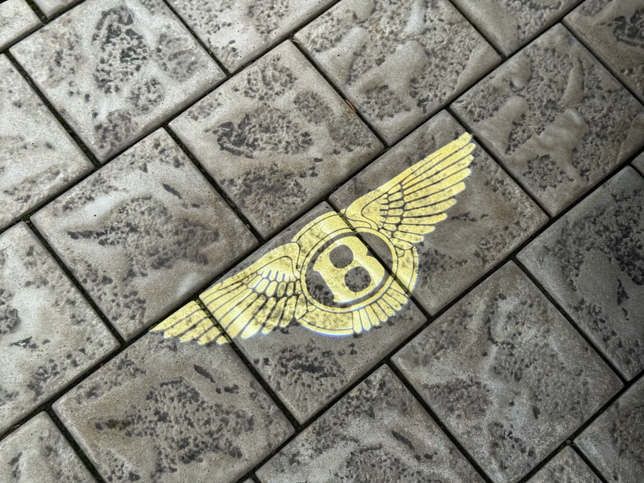 Bentley Bentayga - фото 48