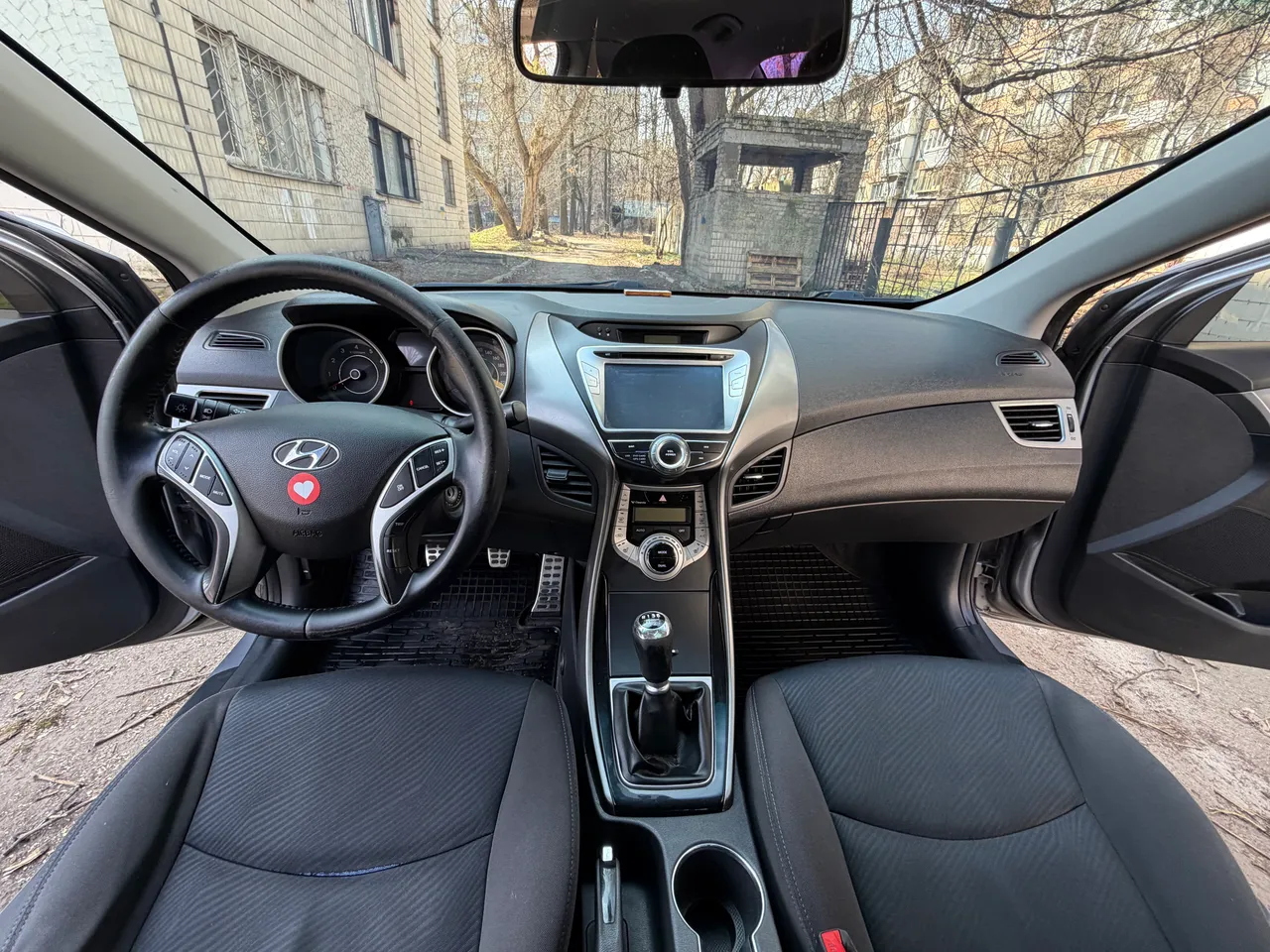 Hyundai Elantra - фото 8