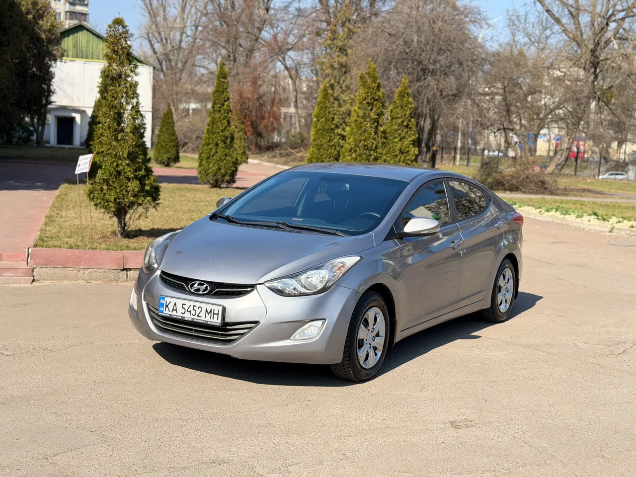 Hyundai Elantra - фото 4