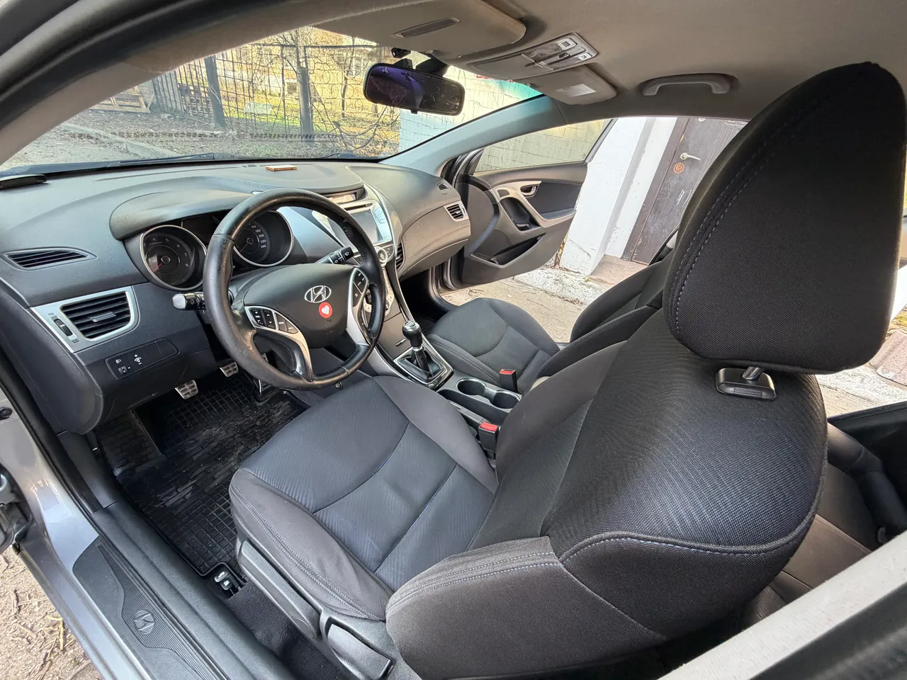 Hyundai Elantra - фото 7