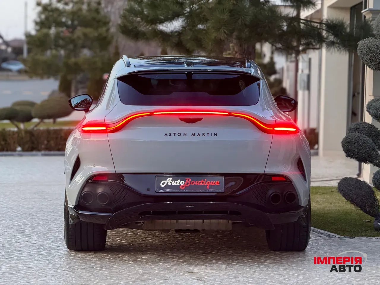 Aston Martin DBX - фото 16