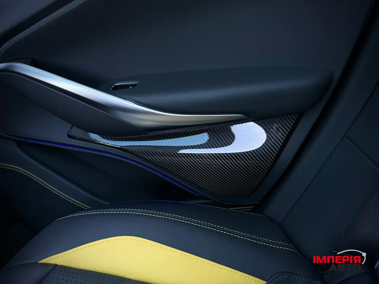 Aston Martin DBX - фото 40