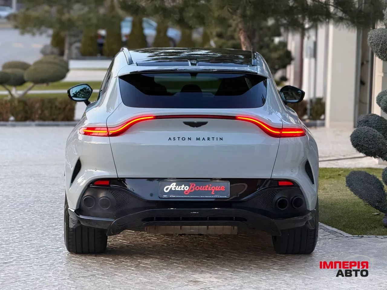 Aston Martin DBX - фото 14