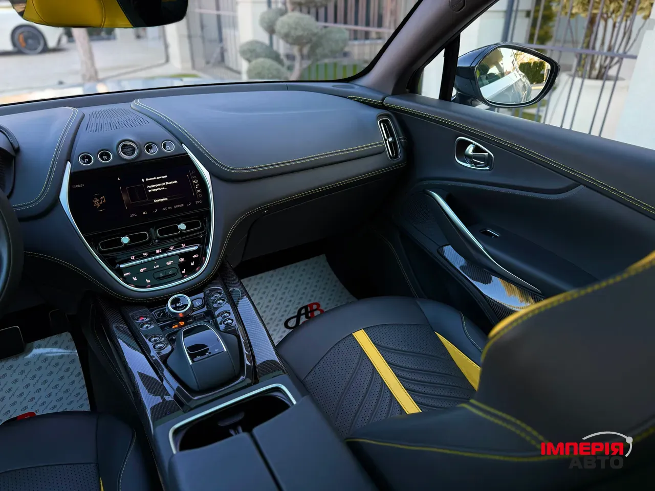 Aston Martin DBX - фото 43