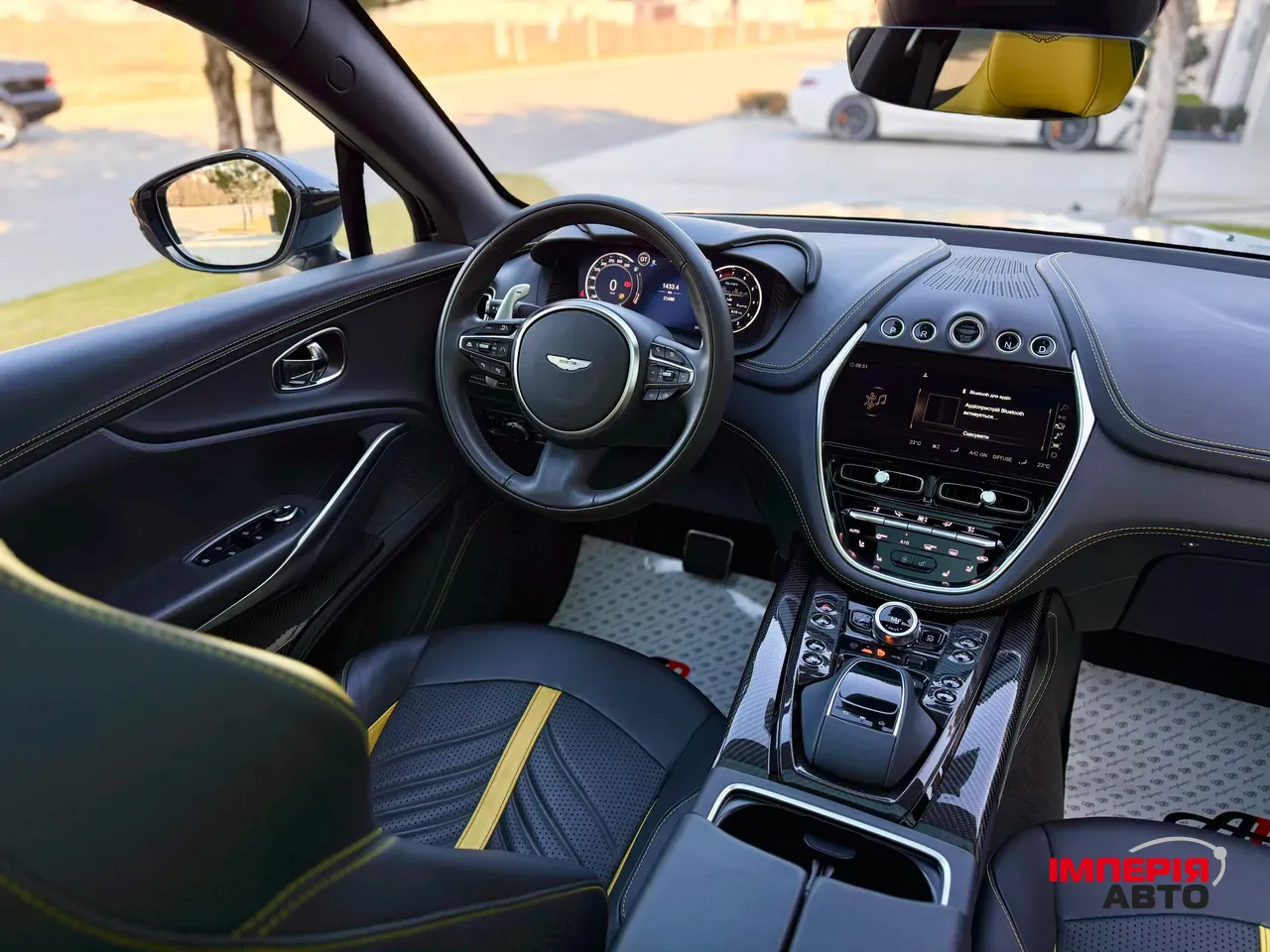 Aston Martin DBX - фото 42