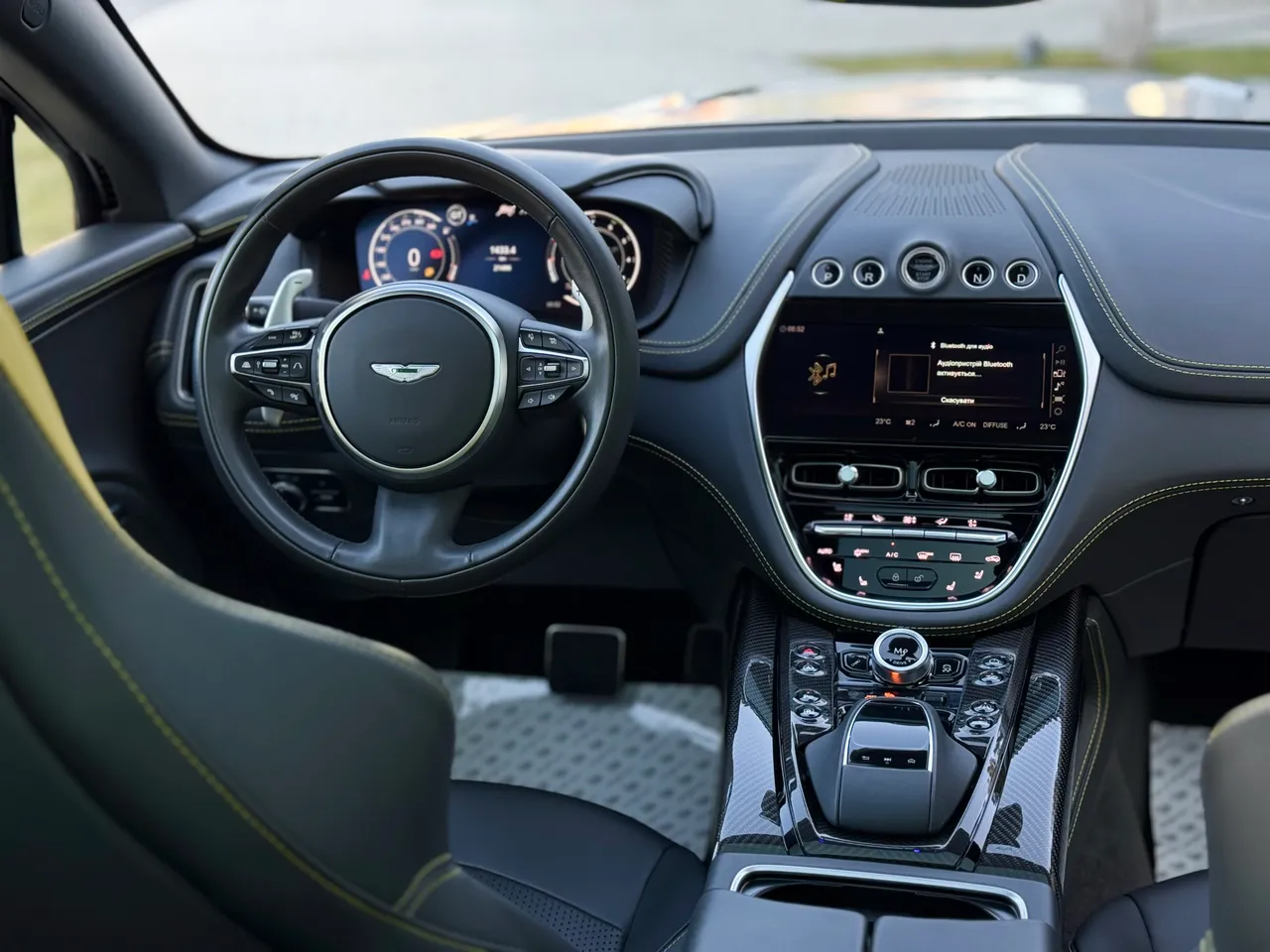 Aston Martin DBX - фото 46