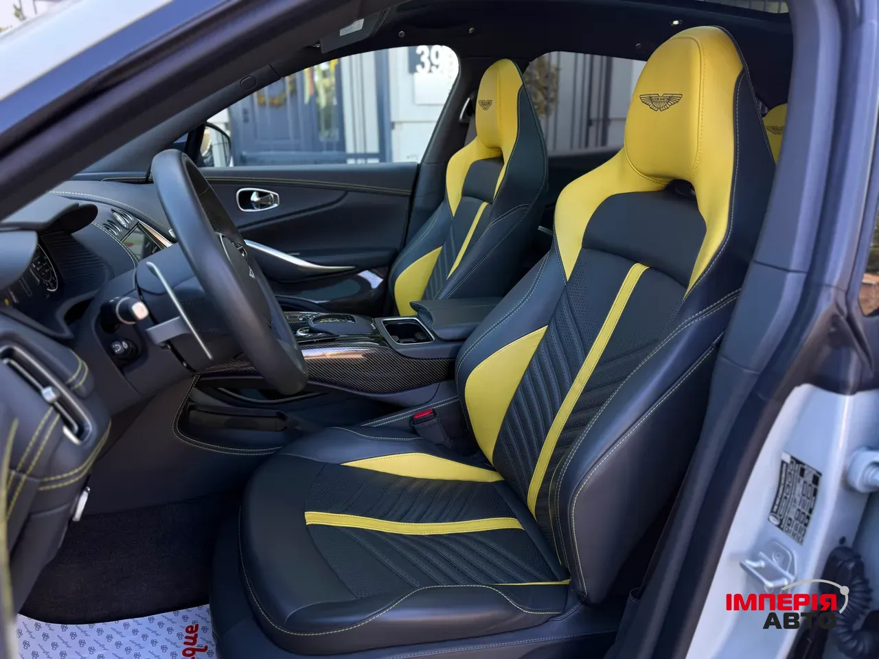 Aston Martin DBX - фото 33