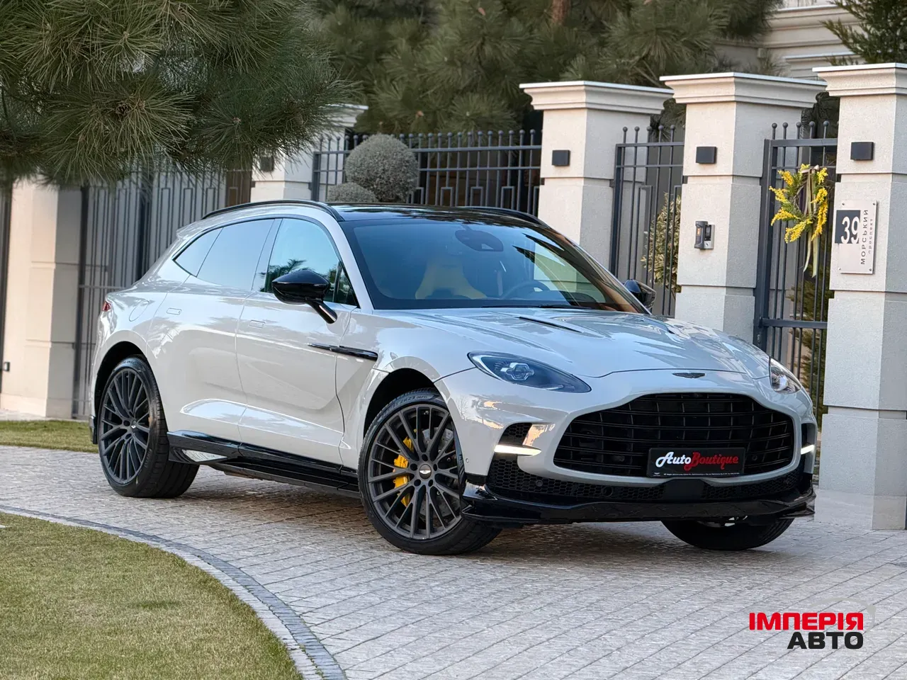Aston Martin DBX - фото 23